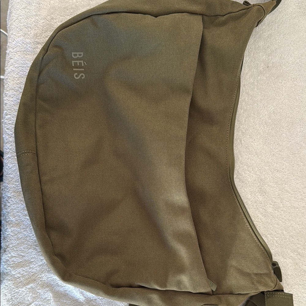 BÉIS Olive Green Crossbody Carryall Bag